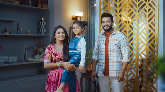 ನಿನಗಾಗಿ: ಇನ್ನು ಹೆಚ್ಚು ವೀಕ್ಷಕರನ್ನು ಹೊಂದಿರುವ ನಿನಗಾಗಿ ಧಾರಾವಾಹಿ ಸಹ ಟಾಪ್ ಸ್ಥಾನದಲ್ಲಿ ಮುಂದುವರಿದಿದೆ. ಈ ಸೀರಿಯಲ್ 3.8 ರೇಟಿಂಗ್ಸ್ ಪಡೆದು ಮೂರನೇ ಸ್ಥಾನದಲ್ಲಿದೆ. ನಿನಗಾಗಿ: ಇನ್ನು ಹೆಚ್ಚು ವೀಕ್ಷಕರನ್ನು ಹೊಂದಿರುವ ನಿನಗಾಗಿ ಧಾರಾವಾಹಿ ಸಹ ಟಾಪ್ ಸ್ಥಾನದಲ್ಲಿ ಮುಂದುವರಿದಿದೆ. ಈ ಸೀರಿಯಲ್ 3.8 ರೇಟಿಂಗ್ಸ್ ಪಡೆದು ಮೂರನೇ ಸ್ಥಾನದಲ್ಲಿದೆ.