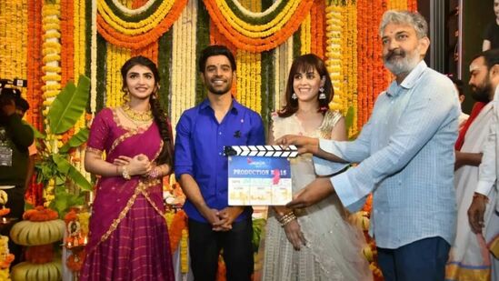 ಅಂದಹಾಗೆ ಜೂನಿಯರ್‌ ಸಿನಿಮಾದ ಮುಹೂರ್ತಕ್ಕೆ ನಿರ್ದೇಶಕ ರಾಜಮೌಳಿ ವಿಶೇಷ ಅತಿಥಿಯಾಗಿ ಆಗಮಿಸಿದ್ದರು.