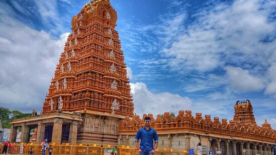 ನಂಜನಗೂಡು ತಾಲ್ಲೂಕಿನ ಶ್ರೀಕಂಠೇಶ್ವರ ದೇಗುಲ ನಂಜನಗೂಡು ತಾಲ್ಲೂಕಿನ ಶ್ರೀಕಂಠೇಶ್ವರ ದೇಗುಲ