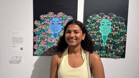 ಇದೀಗ ಇದೇ ಧೃತಿ ತಮ್ಮ ವಿದ್ಯಾಭ್ಯಾಸ ಪೂರ್ಣಗೊಳಿಸಿದ್ದಾರೆ. ನ್ಯೂಯಾರ್ಕ್ನ ʻಪಾರ್ಸನ್ ಸ್ಕೂಲ್ ಆಫ್ ಡಿಸೈನ್ʼ (Parsons School of Design) ಕಾಲೇಜಿನಲ್ಲಿ ಡಿಸೈನಿಂಗ್ ಕೋರ್ಸ್ ಕಲಿಯುತ್ತಿದ್ದರು. ಇದೀಗ ಕೋರ್ಸ್ ಮುಗಿಸಿ ಪದವಿಯನ್ನೂ ಪಡೆದಿದ್ದಾರೆ. ಇದೀಗ ಇದೇ ಧೃತಿ ತಮ್ಮ ವಿದ್ಯಾಭ್ಯಾಸ ಪೂರ್ಣಗೊಳಿಸಿದ್ದಾರೆ. ನ್ಯೂಯಾರ್ಕ್ನ ʻಪಾರ್ಸನ್ ಸ್ಕೂಲ್ ಆಫ್ ಡಿಸೈನ್ʼ (Parsons School of Design) ಕಾಲೇಜಿನಲ್ಲಿ ಡಿಸೈನಿಂಗ್ ಕೋರ್ಸ್ ಕಲಿಯುತ್ತಿದ್ದರು. ಇದೀಗ ಕೋರ್ಸ್ ಮುಗಿಸಿ ಪದವಿಯನ್ನೂ ಪಡೆದಿದ್ದಾರೆ.