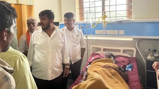 ಆಸ್ಪತ್ರೆಗೆ ಶಾಸಕ ಜಿ ಡಿ ಹರೀಶ್ಗೌಡ ಭೇಟಿ ಆಸ್ಪತ್ರೆಗೆ ಶಾಸಕ ಜಿ ಡಿ ಹರೀಶ್ಗೌಡ ಭೇಟಿ