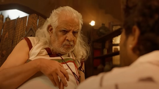 ಒಟಿಟಿಯಲ್ಲಿ ನೋಡಿ ಮನದ ಕಡಲು: ರಂಗಾಯಣ ರಘು ಇಡೀ ಚಿತ್ರದಲ್ಲಿ ಇದ್ದಾರಾದರೂ ನಟನೆಗೆ ಅವಕಾಶ ಕಡಿಮೆಯೇ. ದತ್ತಣ್ಣ ಅವರ ಪಾತ್ರ ತೂಕದ್ದಾಗಿದ್ದು, ಅವರು ಅಷ್ಟೇ ಚೆನ್ನಾಗಿ ನಟಿಸಿದ್ದಾರೆ. ಒಟಿಟಿಯಲ್ಲಿ ನೋಡಿ ಮನದ ಕಡಲು: ರಂಗಾಯಣ ರಘು ಇಡೀ ಚಿತ್ರದಲ್ಲಿ ಇದ್ದಾರಾದರೂ ನಟನೆಗೆ ಅವಕಾಶ ಕಡಿಮೆಯೇ. ದತ್ತಣ್ಣ ಅವರ ಪಾತ್ರ ತೂಕದ್ದಾಗಿದ್ದು, ಅವರು ಅಷ್ಟೇ ಚೆನ್ನಾಗಿ ನಟಿಸಿದ್ದಾರೆ.