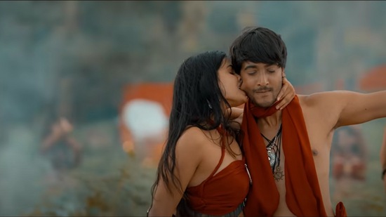 ಒಟ್ಟಾರೆ, ‘ಮನದ ಕಡಲು’ ಇನ್ನೊಂದು ಯೋಗರಾಜ್ ಭಟ್ ಬ್ರಾಂಡ್ನ ಚಿತ್ರ. ಅವರ ಸಿನಿಮಾಗಳನ್ನು ಇಷ್ಟಪಡುವವರು ‘ಮನದ ಕಡಲ’ಲ್ಲಿ ಈಜಬಹುದು. (ವಿಮರ್ಶೆ: ಚೇತನ್ ನಾಡಿಗೇರ್) ಒಟ್ಟಾರೆ, ‘ಮನದ ಕಡಲು’ ಇನ್ನೊಂದು ಯೋಗರಾಜ್ ಭಟ್ ಬ್ರಾಂಡ್ನ ಚಿತ್ರ. ಅವರ ಸಿನಿಮಾಗಳನ್ನು ಇಷ್ಟಪಡುವವರು ‘ಮನದ ಕಡಲ’ಲ್ಲಿ ಈಜಬಹುದು. (ವಿಮರ್ಶೆ: ಚೇತನ್ ನಾಡಿಗೇರ್)