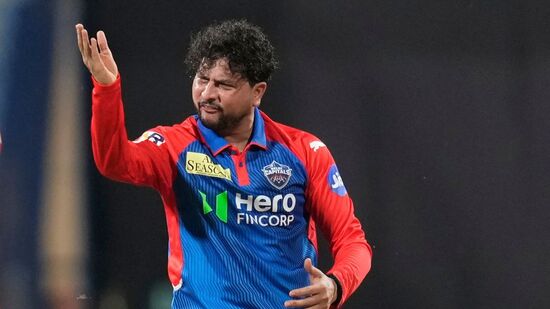 ಕುಲ್ದೀಪ್​ ಯಾದವ್ 97 ಐಪಿಎಲ್ ಪಂದ್ಯಗಳಲ್ಲಿ 100 ವಿಕೆಟ್ ಪಡೆದಿದ್ದಾರೆ. ಮುಂಬೈ ಇಂಡಿಯನ್ಸ್ ಮತ್ತು ಡೆಲ್ಲಿ ಕ್ಯಾಪಿಟಲ್ಸ್ ನಡುವಿನ ಪಂದ್ಯದಲ್ಲಿ ಅವರು ಈ ಮೈಲಿಗಲ್ಲು ತಲುಪಿದರು. ಇದರೊಂದಿಗೆ ಹರ್ಭಜನ್ ಸಿಂಗ್ ಅವರ ದಾಖಲೆಯನ್ನೂ ಮುರಿದರು.