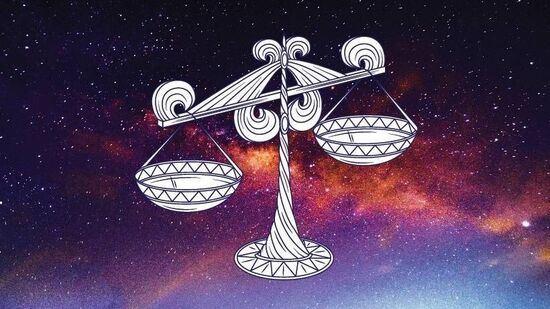 ತುಲಾ ರಾಶಿ: ಹೊಸ ಕೆಲಸಗಳನ್ನು ಕೈಗೆತ್ತಿಕೊಳ್ಳಲು ಮತ್ತು ಪೂರ್ಣಗೊಳಿಸಲು ಸಾಧ್ಯವಾಗುತ್ತದೆ. ಧೈರ್ಯಶಾಲಿಗಳು ಮತ್ತು ಉತ್ಸಾಹದಿಂದ ವರ್ತಿಸುತ್ತೀರಿ. ಹಣಕಾಸಿನ ಅಗತ್ಯಗಳ ದೂರದೃಷ್ಟಿ ಸಹಾಯಕವಾಗಿದೆ. ಪಾವತಿಗಳು ಪೂರ್ಣಗೊಳ್ಳುತ್ತವೆ. ವಿದೇಶ ಪ್ರಯಾಣಕ್ಕೆ ಪ್ರಯತ್ನಿಸುವವರಿಗೆ ಇರುವ ಅಡೆತಡೆಗಳು ದೂರವಾಗುತ್ತವೆ. ವಿದ್ಯಾರ್ಥಿಗಳು ಗುರಿ ನೀತಿಗಳನ್ನು ಅನುಸರಿಸಬೇಕು. ಚರ್ಚೆಗಳಲ್ಲಿ ಮೆಚ್ಚುಗೆ ಮತ್ತು ಮನ್ನಣೆಯನ್ನು ಬೆಳೆಸಿಕೊಳ್ಳುತ್ತೀರಿ. ತುಲಾ ರಾಶಿ: ಹೊಸ ಕೆಲಸಗಳನ್ನು ಕೈಗೆತ್ತಿಕೊಳ್ಳಲು ಮತ್ತು ಪೂರ್ಣಗೊಳಿಸಲು ಸಾಧ್ಯವಾಗುತ್ತದೆ. ಧೈರ್ಯಶಾಲಿಗಳು ಮತ್ತು ಉತ್ಸಾಹದಿಂದ ವರ್ತಿಸುತ್ತೀರಿ. ಹಣಕಾಸಿನ ಅಗತ್ಯಗಳ ದೂರದೃಷ್ಟಿ ಸಹಾಯಕವಾಗಿದೆ. ಪಾವತಿಗಳು ಪೂರ್ಣಗೊಳ್ಳುತ್ತವೆ. ವಿದೇಶ ಪ್ರಯಾಣಕ್ಕೆ ಪ್ರಯತ್ನಿಸುವವರಿಗೆ ಇರುವ ಅಡೆತಡೆಗಳು ದೂರವಾಗುತ್ತವೆ. ವಿದ್ಯಾರ್ಥಿಗಳು ಗುರಿ ನೀತಿಗಳನ್ನು ಅನುಸರಿಸಬೇಕು. ಚರ್ಚೆಗಳಲ್ಲಿ ಮೆಚ್ಚುಗೆ ಮತ್ತು ಮನ್ನಣೆಯನ್ನು ಬೆಳೆಸಿಕೊಳ್ಳುತ್ತೀರಿ.