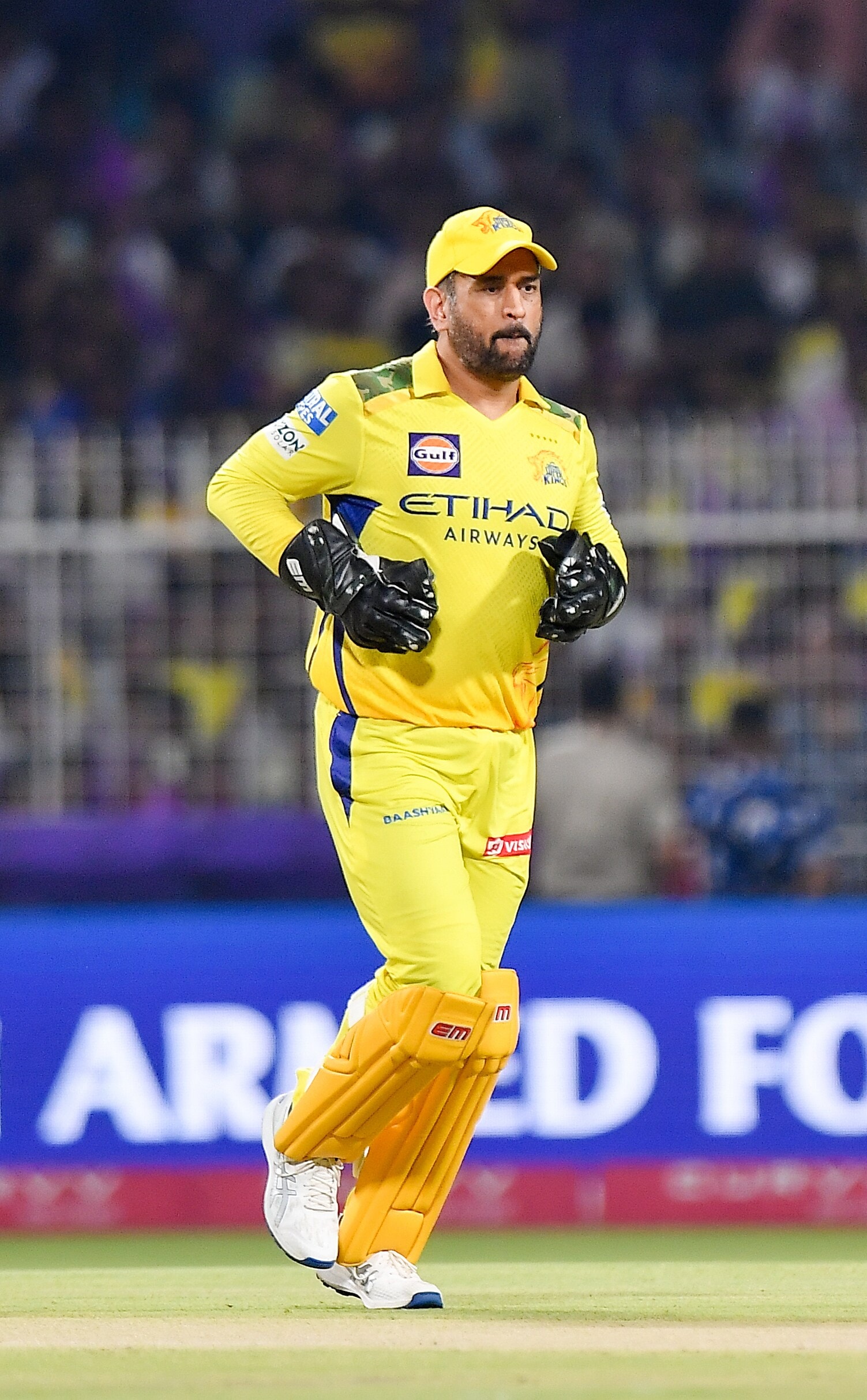 ಐಪಿಎಲ್ ಇತಿಹಾಸದಲ್ಲಿ ಹೆಚ್ಚು ಪಂದ್ಯ ಸೋತಿರುವ ಕಳಂಕವನ್ನು ಎಂಎಸ್ ಧೋನಿ ಹೊತ್ತಿದ್ದಾರೆ. ಈವರೆಗೂ ಶ್ರೀಮಂತ ಲೀಗ್​ನಲ್ಲಿ 234 ಪಂದ್ಯಗಳನ್ನು ಮುನ್ನಡೆಸಿರುವ ಮಾಹಿ, 97ರಲ್ಲಿ ಸೋತಿದ್ದಾರೆ. ಅತಿ ಹೆಚ್ಚು ಪಂದ್ಯ ದಾಖಲೆಯೂ ಅವರ ಹೆಸರಿನಲ್ಲಿದೆ.