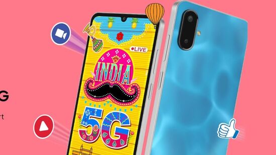 ಸ್ಯಾಮ್ಸಂಗ್ ಗ್ಯಾಲಕ್ಸಿ ಎಫ್ 06 5 ಜಿ - ಈ ಸ್ಯಾಮ್ಸಂಗ್ ಫೋನ್ 6.6 ಇಂಚಿನ ಎಚ್ಡಿ + ಪಿಎಲ್ಎಸ್ ಎಲ್ಸಿಡಿ ಡಿಸ್ಪ್ಲೇ ಹೊಂದಿರುವ ಬಜೆಟ್ ಸ್ನೇಹಿ 5 ಜಿ ಸ್ಮಾರ್ಟ್ಫೋನ್ ಆಗಿದೆ. ಈ ಫೋನ್ ಮೀಡಿಯಾಟೆಕ್ ಡೈಮೆನ್ಸಿಟಿ 6100+ ಪ್ರೊಸೆಸರ್ ಹೊಂದಿದೆ. ಫೋನ್ 50 ಎಂಪಿ ಮುಖ್ಯ ಸೆನ್ಸಾರ್ ಮತ್ತು 2 ಎಂಪಿ ಡೆಪ್ತ್ ಸೆನ್ಸಾರ್ ಹೊಂದಿದೆ. ಮುಂಭಾಗದಲ್ಲಿ 5 ಎಂಪಿ ಸೆಲ್ಫಿ ಕ್ಯಾಮೆರಾ ಇದೆ. ಫೋನ್ 5000 ಎಂಎಎಚ್ ದೊಡ್ಡ ಬ್ಯಾಟರಿಯನ್ನು ಹೊಂದಿದೆ, ಇದು 25 ವ್ಯಾಟ್ ಫಾಸ್ಟ್ ಚಾರ್ಜಿಂಗ್ ಅನ್ನು ಬೆಂಬಲಿಸುತ್ತದೆ. ಆಂಡ್ರಾಯ್ಡ್ 14 ಮತ್ತು ಒನ್ ಯುಐ ಕೋರ್ ಹೊಂದಿರುವ ಈ ಫೋನ್ ಫ್ಲಿಪ್ ಕಾರ್ಟ್ ನಲ್ಲಿ 7999 ರೂ.ಗೆ ಖರೀದಿಗೆ ಲಭ್ಯವಿದೆ.