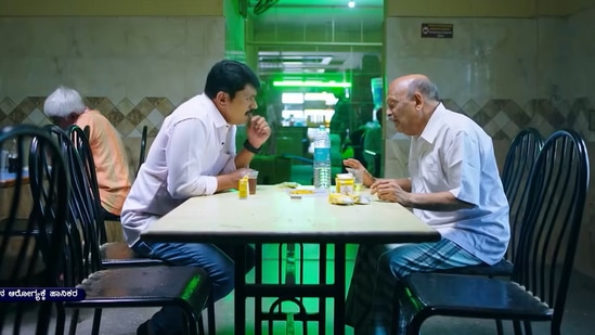 ಆನಂದ್ನ ಮುಂದೆ ಪಂಕಜಾಳ ರಹಸ್ಯ ಬಿಚ್ಚಿಟ್ಟಿದ್ದಾನೆ. ಇದು ಶಕುಂತಲಾದೇವಿ ಮತ್ತು ಲಕ್ಕಿ ಲಕ್ಷ್ಮಿಕಾಂತ್ನ ಹಳೆಯ ಕಥೆಯತ್ತ ಹೋಗಿದೆ. ಆನಂದ್ನ ಮುಂದೆ ಪಂಕಜಾಳ ರಹಸ್ಯ ಬಿಚ್ಚಿಟ್ಟಿದ್ದಾನೆ. ಇದು ಶಕುಂತಲಾದೇವಿ ಮತ್ತು ಲಕ್ಕಿ ಲಕ್ಷ್ಮಿಕಾಂತ್ನ ಹಳೆಯ ಕಥೆಯತ್ತ ಹೋಗಿದೆ.