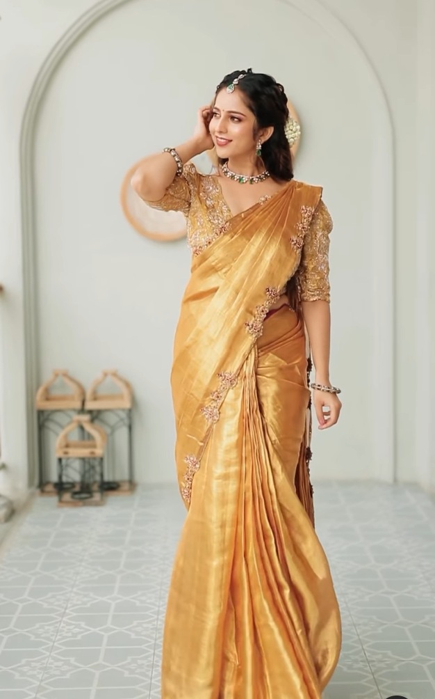 ಕಿಚ್ಚ ಸುದೀಪ್ ನಿರೂಪಣೆಯ ಬಿಗ್ಬಾಸ್ ಕನ್ನಡ ಸೀಸನ್ 5ರಲ್ಲಿ ಇವರು ಸ್ಪರ್ಧಿಸಿದ್ದರು. ಈ ಸಮಯದಲ್ಲಿ ಈಕೆ ಮತ್ತು ಚಂದನ್ ಶೆಟ್ಟಿಯ ಸ್ನೇಹ ಕಿರುತೆರೆ ವೀಕ್ಷಕರ ಮನೆಮಾತಾಗಿತ್ತು. ಕಿಚ್ಚ ಸುದೀಪ್ ನಿರೂಪಣೆಯ ಬಿಗ್ಬಾಸ್ ಕನ್ನಡ ಸೀಸನ್ 5ರಲ್ಲಿ ಇವರು ಸ್ಪರ್ಧಿಸಿದ್ದರು. ಈ ಸಮಯದಲ್ಲಿ ಈಕೆ ಮತ್ತು ಚಂದನ್ ಶೆಟ್ಟಿಯ ಸ್ನೇಹ ಕಿರುತೆರೆ ವೀಕ್ಷಕರ ಮನೆಮಾತಾಗಿತ್ತು.