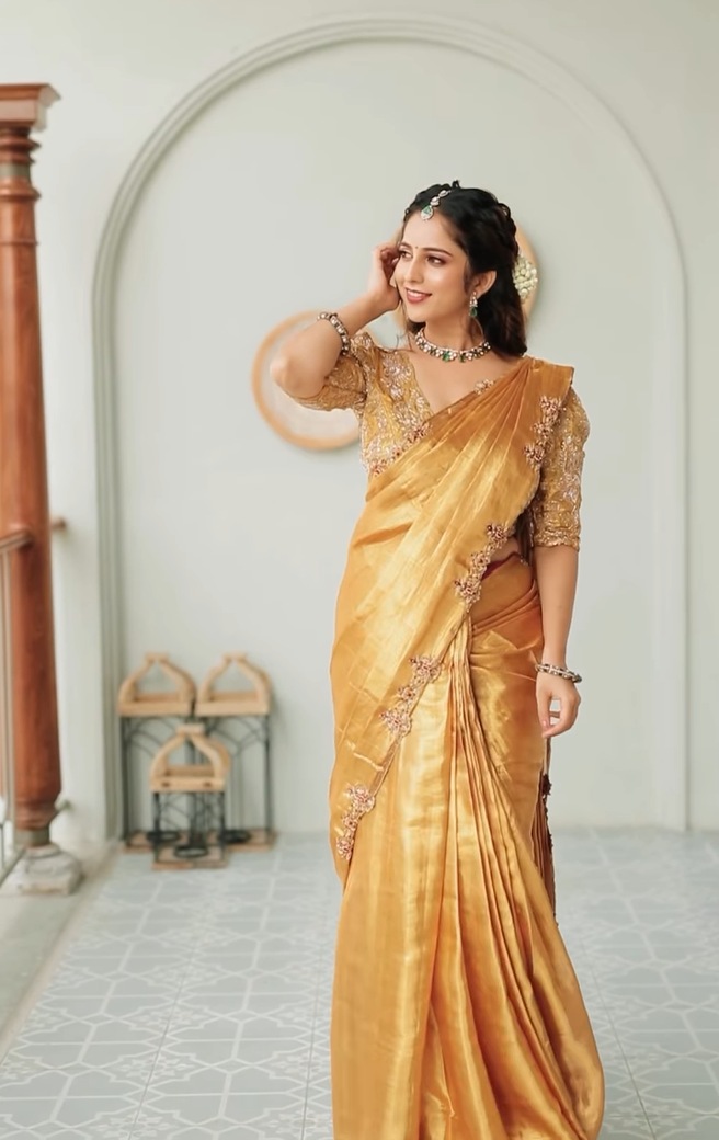 ಸಣ್ಣ ಬಟ್ಟೆಗಳಲ್ಲಿ ಫೋಟೋ ಶೂಟ್, ರೀಲ್ಸ್ ಮಾಡುತ್ತಿದ್ದ ನಿವೇದಿತಾ ಗೌಡರಿಗೆ ಆನ್ಲೈನ್ನಲ್ಲಿ ಸಾಕಷ್ಟು ಕೆಟ್ಟ ಅನುಭವವಾಗಿದೆ. ಇವರ ಫೋಟೋ ವಿಡಿಯೋಗಳಿಗೆ ಜನರು ನಾನಾ ರೀತಿ ಕೆಟ್ಟದ್ದಾಗಿ ಕಾಮೆಂಟ್ ಮಾಡುತ್ತಿದ್ದರು. ಸಣ್ಣ ಬಟ್ಟೆಗಳಲ್ಲಿ ಫೋಟೋ ಶೂಟ್, ರೀಲ್ಸ್ ಮಾಡುತ್ತಿದ್ದ ನಿವೇದಿತಾ ಗೌಡರಿಗೆ ಆನ್ಲೈನ್ನಲ್ಲಿ ಸಾಕಷ್ಟು ಕೆಟ್ಟ ಅನುಭವವಾಗಿದೆ. ಇವರ ಫೋಟೋ ವಿಡಿಯೋಗಳಿಗೆ ಜನರು ನಾನಾ ರೀತಿ ಕೆಟ್ಟದ್ದಾಗಿ ಕಾಮೆಂಟ್ ಮಾಡುತ್ತಿದ್ದರು.