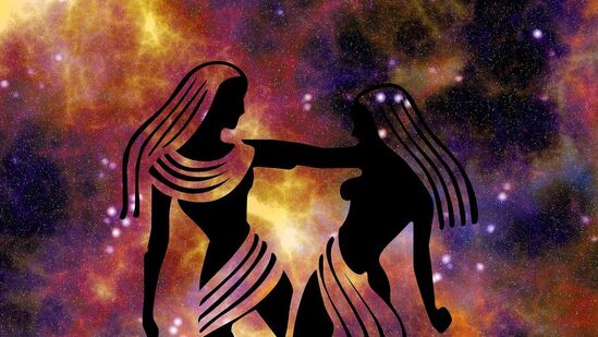 ಮಿಥುನ ರಾಶಿ: ಇಂದು ನೀವು ಕೆಲಸದ ಮೇಲೆ ಗಮನಹರಿಸುವುದು ಒಳ್ಳೆಯದು. ಹಿರಿಯರೊಂದಿಗೆ ವಾಗ್ವಾದ ಮಾಡುವುದನ್ನು ತಪ್ಪಿಸಿ. ಆರೋಗ್ಯ ಸುಧಾರಿಸುತ್ತದೆ. ಕೆಲಸದ ಒತ್ತಡ ಹೆಚ್ಚಿರಬಹುದು. ಆರ್ಥಿಕ ಪರಿಸ್ಥಿತಿ ಸದೃಢವಾಗಿ ಉಳಿಯುತ್ತದೆ. ಜೀವನದ ಸವಾಲುಗಳನ್ನು ನಗುವಿನೊಂದಿಗೆ ಜಯಿಸಿ. ಮಿಥುನ ರಾಶಿ: ಇಂದು ನೀವು ಕೆಲಸದ ಮೇಲೆ ಗಮನಹರಿಸುವುದು ಒಳ್ಳೆಯದು. ಹಿರಿಯರೊಂದಿಗೆ ವಾಗ್ವಾದ ಮಾಡುವುದನ್ನು ತಪ್ಪಿಸಿ. ಆರೋಗ್ಯ ಸುಧಾರಿಸುತ್ತದೆ. ಕೆಲಸದ ಒತ್ತಡ ಹೆಚ್ಚಿರಬಹುದು. ಆರ್ಥಿಕ ಪರಿಸ್ಥಿತಿ ಸದೃಢವಾಗಿ ಉಳಿಯುತ್ತದೆ. ಜೀವನದ ಸವಾಲುಗಳನ್ನು ನಗುವಿನೊಂದಿಗೆ ಜಯಿಸಿ.