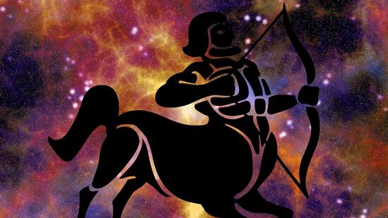 ಧನು ರಾಶಿ: ಒತ್ತಡವನ್ನು ನಿವಾರಿಸಲು, ನೀವು ವಾಕಿಂಗ್ ಹೋಗಬಹುದು ಅಥವಾ ನಿಮ್ಮ ನೆಚ್ಚಿನ ಸಂಗೀತವನ್ನು ಕೇಳಬಹುದು. ಕಚೇರಿ ಕೆಲಸವನ್ನು ಮನೆಗೆ ತರಬೇಡಿ. ಹೂಡಿಕೆ ಮಾಡುವುದು ಸರಿಯಲ್ಲ. ನಿಮ್ಮ ಆರೋಗ್ಯದ ಬಗ್ಗೆ ನೀವು ಕಾಳಜಿ ವಹಿಸಬೇಕು. ಧನು ರಾಶಿ: ಒತ್ತಡವನ್ನು ನಿವಾರಿಸಲು, ನೀವು ವಾಕಿಂಗ್ ಹೋಗಬಹುದು ಅಥವಾ ನಿಮ್ಮ ನೆಚ್ಚಿನ ಸಂಗೀತವನ್ನು ಕೇಳಬಹುದು. ಕಚೇರಿ ಕೆಲಸವನ್ನು ಮನೆಗೆ ತರಬೇಡಿ. ಹೂಡಿಕೆ ಮಾಡುವುದು ಸರಿಯಲ್ಲ. ನಿಮ್ಮ ಆರೋಗ್ಯದ ಬಗ್ಗೆ ನೀವು ಕಾಳಜಿ ವಹಿಸಬೇಕು.