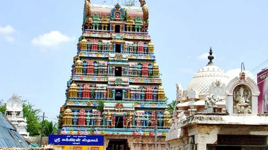 ತಮಿಳುನಾಡಿನ ಕುಂಬಕೋಣಂ ಬಳಿ ಇರುವ ಕಂಜನೂರ್ ಗ್ರಾಮದಲ್ಲಿ ಅಗ್ನೀಶ್ವರ ಸ್ವಾಮಿ ದೇವಾಲಯ. ತಮಿಳುನಾಡಿನ ಕುಂಬಕೋಣಂ ಬಳಿ ಇರುವ ಕಂಜನೂರ್ ಗ್ರಾಮದಲ್ಲಿ ಅಗ್ನೀಶ್ವರ ಸ್ವಾಮಿ ದೇವಾಲಯ.