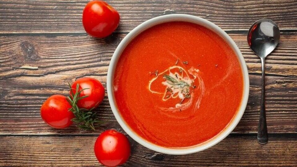 Tomato Soup Benefits टोमॅटोचे सूप आरोग्यासाठी या ५ प्रकारे ठरते