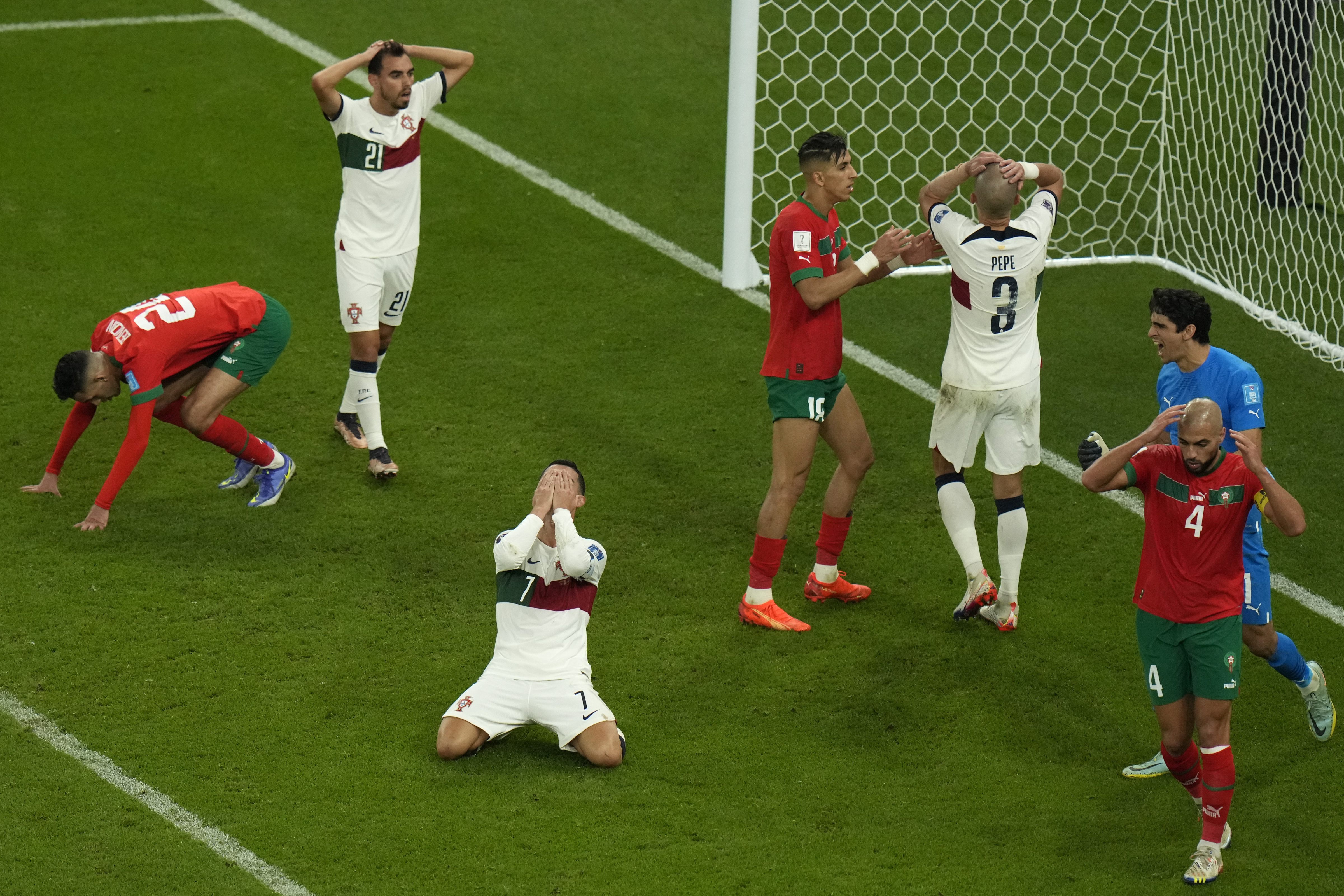 मोरोक्कोचा आतापर्यंतचा प्रवास:ग्रुप मॅच विरूद्ध क्रोएशिया- ०-० असा बरोबरीत सुटलाग्रुप मॅच विरुद्ध बेल्जियम २-० विजयग्रुप मॅच विरुद्ध कॅनडा २-१ असा विजयराऊंड ऑफ १६ फेरी विरुद्ध स्पेन ३-० विजय ( पेनल्टी शूटआउट)क्वार्टर फायनल विरुद्ध पोर्तुगाल १-० असा विजय मोरोक्कोचा आतापर्यंतचा प्रवास:ग्रुप मॅच विरूद्ध क्रोएशिया- ०-० असा बरोबरीत सुटलाग्रुप मॅच विरुद्ध बेल्जियम २-० विजयग्रुप मॅच विरुद्ध कॅनडा २-१ असा विजयराऊंड ऑफ १६ फेरी विरुद्ध स्पेन ३-० विजय ( पेनल्टी शूटआउट)क्वार्टर फायनल विरुद्ध पोर्तुगाल १-० असा विजय