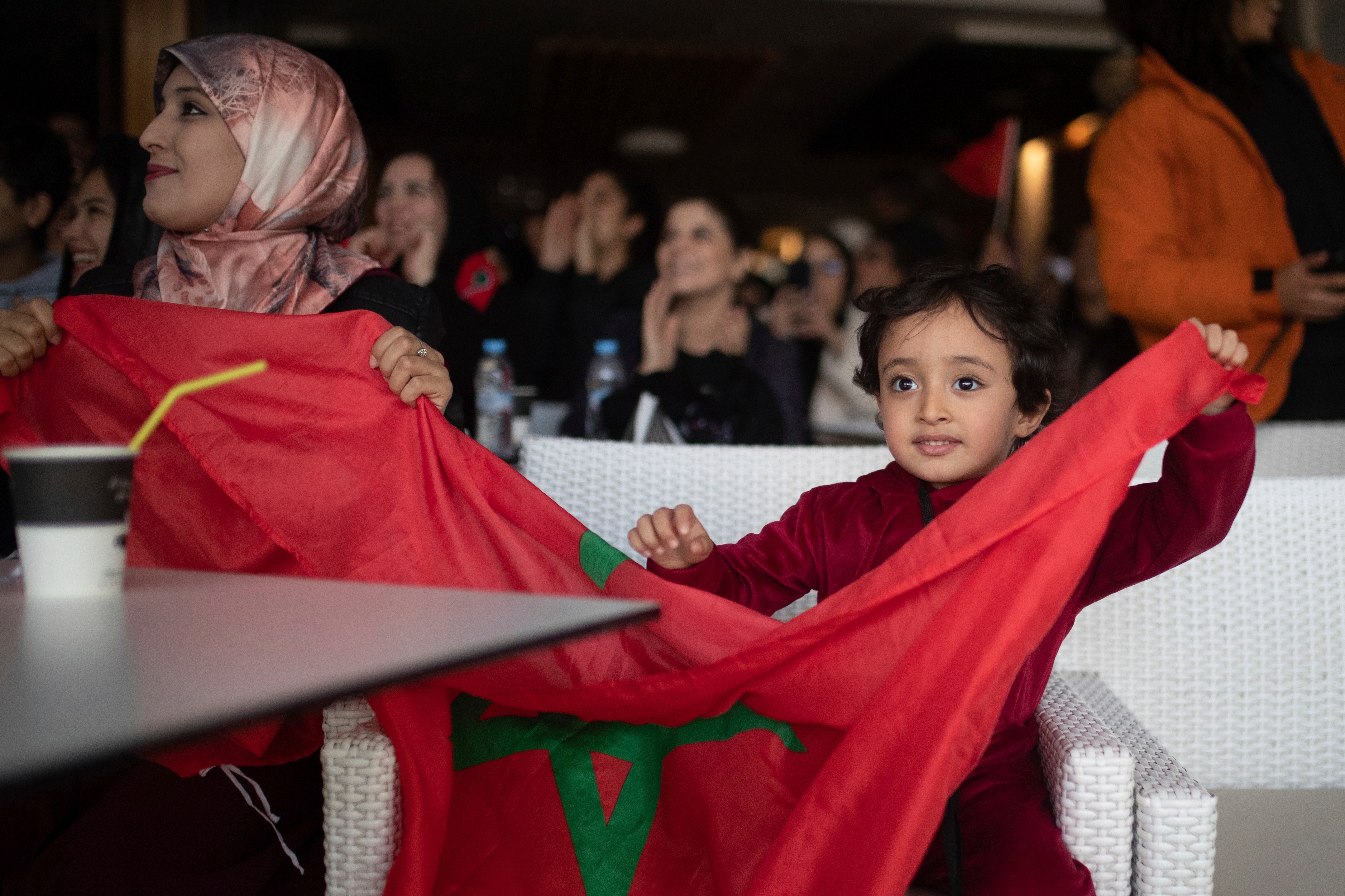 मोरोक्कोला पाठिंबा देण्यासाठी हजारो चाहते कतारमध्ये पोहोचले आहेत. या वर्ल्डकपमध्ये मोरोक्कोला आतापर्यंत चाहत्यांचा भरपूर पाठिंबा मिळाला आहे. मोरोक्कोला पाठिंबा देण्यासाठी हजारो चाहते कतारमध्ये पोहोचले आहेत. या वर्ल्डकपमध्ये मोरोक्कोला आतापर्यंत चाहत्यांचा भरपूर पाठिंबा मिळाला आहे. 