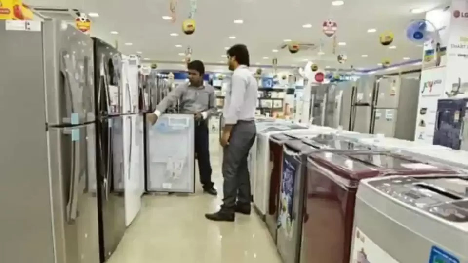 Refrigerator price hike नव्या वर्षात महागाईच्या झळा