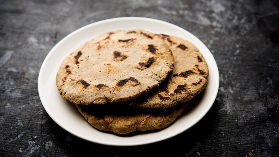 Bajrichi Bhakri दररोज बाजरीची भाकरी खायला करा सुरुवात, हे ६ आजार