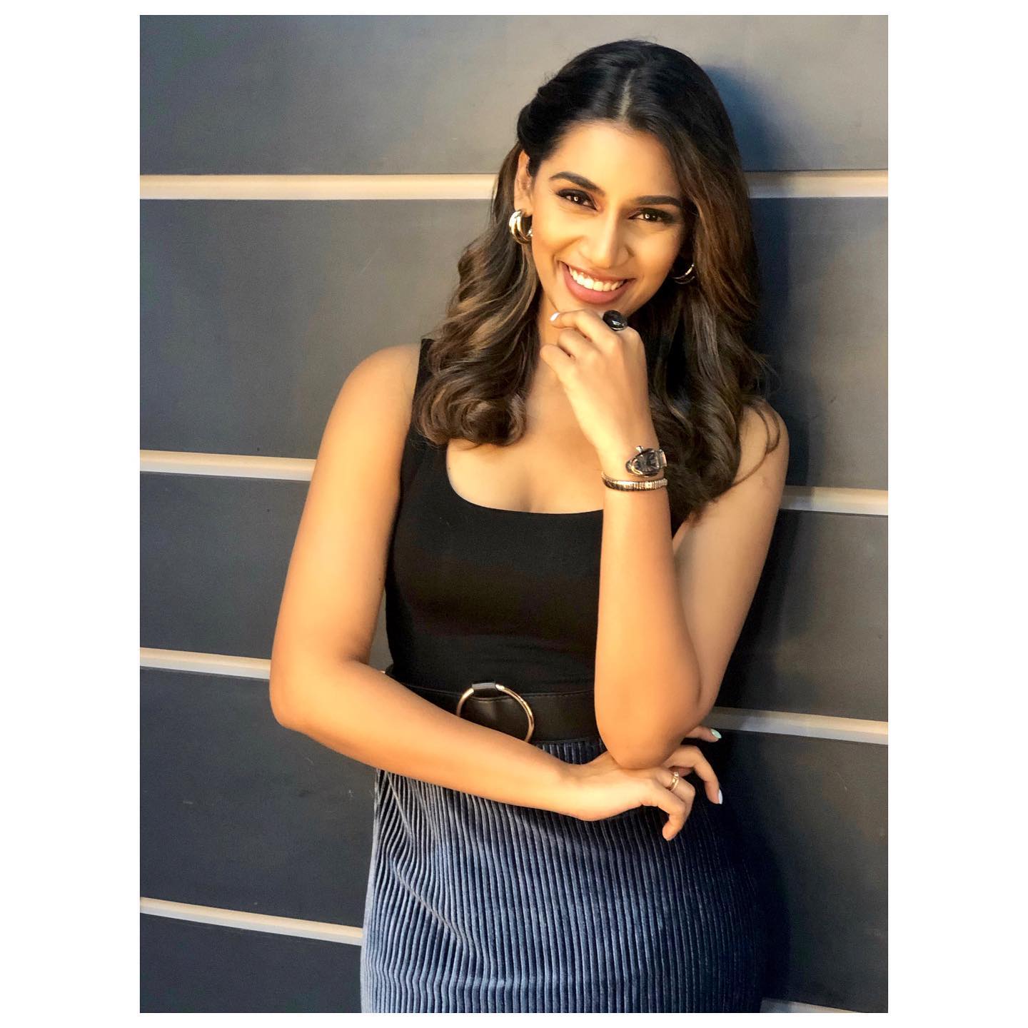 संजनाला फेमिना ऑफिशिअली गॉर्जियस ब्युटी पेजंट ही पदवी मिळाली आहे. संजना थोड्याशा फरकाने मिस इंडिया होऊ शकली नाही. संजनाला फेमिना ऑफिशिअली गॉर्जियस ब्युटी पेजंट ही पदवी मिळाली आहे. संजना थोड्याशा फरकाने मिस इंडिया होऊ शकली नाही.