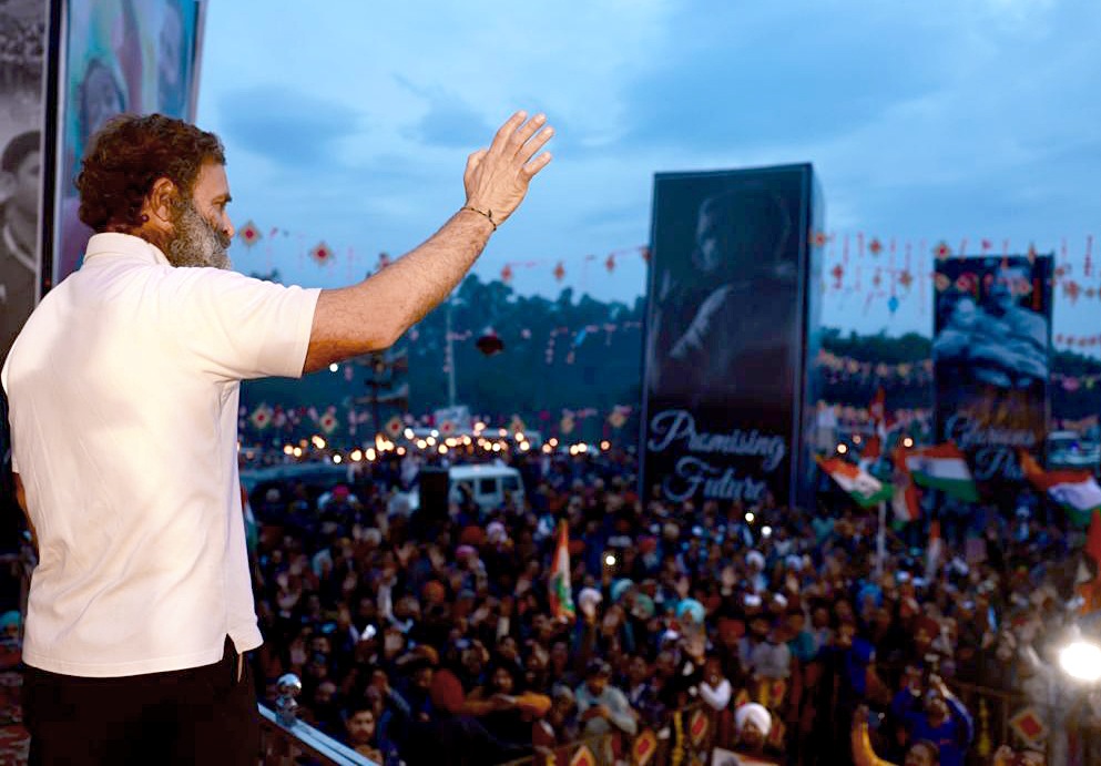 Rahul Gandhi Marriage Updates : भाजपच्या धार्मिक विद्वेषाच्या राजकारणाविरोधात काँग्रेस नेते राहुल गांधी यांनी भारत जोडो यात्रा काढली आहे. अनेक राज्यांचा प्रवास करत पदयात्रा अखेरच्या टप्प्यात म्हणजे जम्मू-काश्मिरला पोहचली आहे.