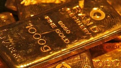 भारत हा जगातील दुसरा सर्वात मोठा सोन्याचा आयातदार देश आहे. सोन्याच्या आयातीवरील कर दर कमी झाल्यास पिवळ्या धातूची किरकोळ विक्री वाढण्याची अपेक्षा आहे. कारण सोन्याचे आयात शुल्क कमी झाल्यास पिवळ्या धातूची किंमतही खाली येईल. सोन्याच्या व्यापाऱ्यांना अशीच अपेक्षा आहे आणि ही घोषणा यावेळच्या केंद्रीय अर्थसंकल्प 2023 मध्ये अधिकृतपणे केली जाईल अशी अपेक्षा आहे.