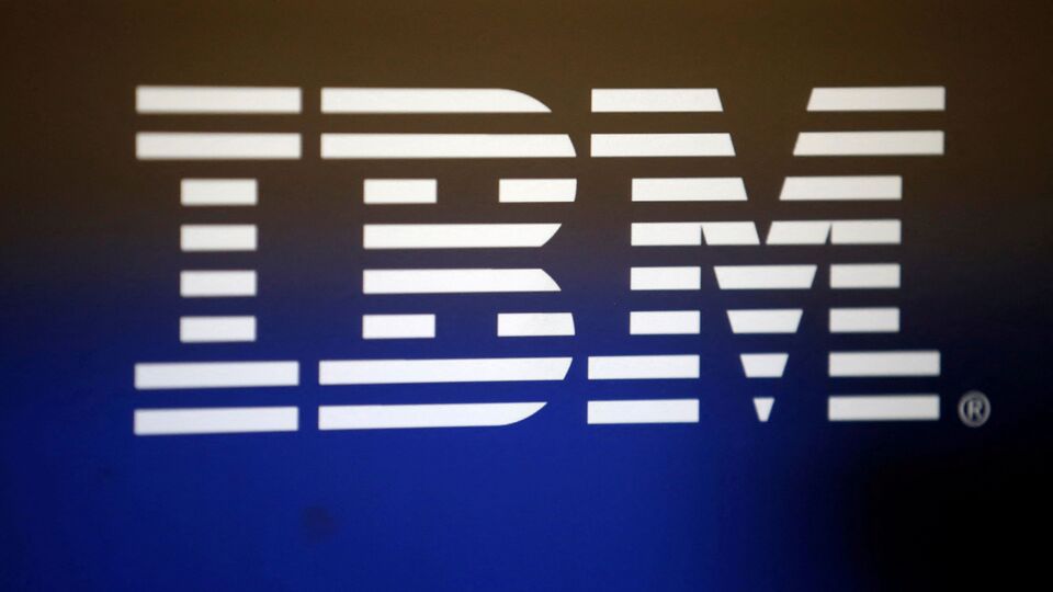 IBM layoffs आयटी कंपन्या मंदीच्या छायेत ! आयबीएममधून ३९००