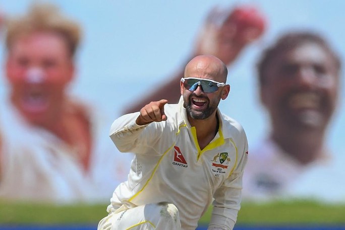 Nathan Lyon: ಆಸ್ಟ್ರೇಲಿಯಾದ ಅತ್ಯಂತ ಯಶಸ್ವಿ ಟೆಸ್ಟ್ ಬೌಲರ್‌ಗಳಲ್ಲಿ ಒಬ್ಬರಾದ ನಥನ್ ಲಿಯಾನ್, ಭಾರತದ ಪಿಚ್‌ಗಳಲ್ಲಿ ಬಹಳ ಪರಿಣಾಮಕಾರಿಯಾಗಬಲ್ಲರು. ಭಾರತದ ವಿರುದ್ಧ ಇದುವರೆಗೆ 22 ಟೆಸ್ಟ್ ಪಂದ್ಯಗಳನ್ನು ಆಡಿರುವ ಅವರು ಬರೋಬ್ಬರಿ 94 ವಿಕೆಟ್ ಪಡೆದಿದ್ದಾರೆ. ಅವರು ಭಾರತದಲ್ಲಿ 4 ಟೆಸ್ಟ್ ಪಂದ್ಯಗಳನ್ನು ಆಡಿದ್ದಾರೆ ಮತ್ತು 34 ವಿಕೆಟ್‌ಗಳನ್ನು ಪಡೆದಿದ್ದಾರೆ.