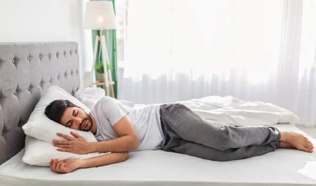 &nbsp;మీరు పడుకునే భంగిమ మీ వాయుమార్గాలను నిరోధిస్తుండవచ్చు. మీరు గురక పెట్టినట్లు అనిపిస్తే, మీ నిద్ర స్థానాన్ని మార్చుకోండి.