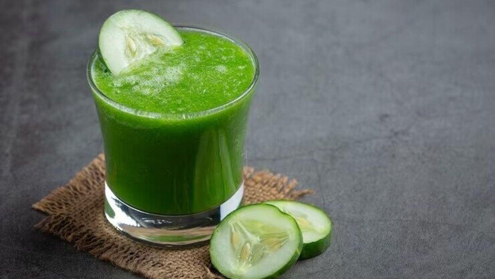 Kheera Juice: हाय बीपीचा त्रास आहे? काकडीचा ज्यूस प्या! आहेत अनेक अन्य  फायदे-suffering from high bp drink cucumber juice know benefits ,लाइफस्टाइल  बातम्या