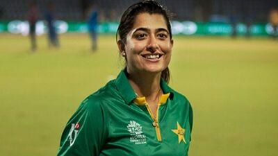 Sana Mir - सना मीर ही माजी पाकिस्तानी क्रिकेटपटू आहे. तिने २०१९ मध्ये शेवटचा आंतरराष्ट्रीय सामना खेळला होता. तिची एकूण संपत्ती $१.३ मिलियन डॉलर्स आहे.