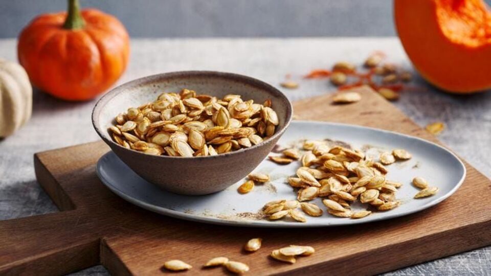 Pumpkin Seeds Benefits छोट्याशा बिया आरोग्याला देतात अनेक फायदे!know