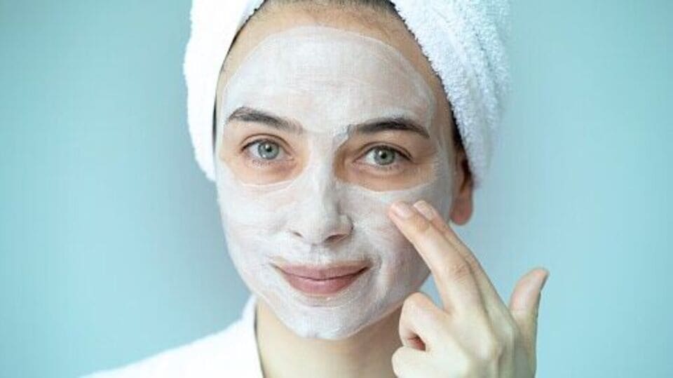 Face Pack उन्हाळ्यात ड्राय स्किनसाठी बेस्ट आहेत हे फेस पॅक, मिनिटांत