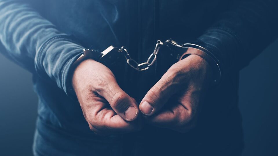 Pune murder: Pune shook!  The wife of the suspicious husband pulled out the thorn;  Murder by strangulation