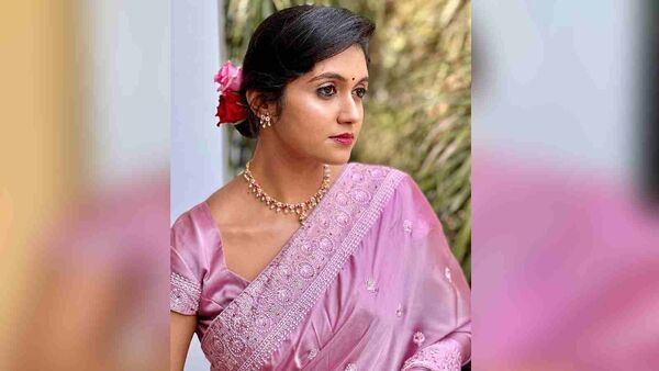 'सैराट' या पहिल्या वहिल्या चित्रपटातून रिंकूने प्रेक्षकांची मने जिंकली आणि रोतारात स्टार झाली. सध्या रिंकूचे नवे फोटो शूट चर्चेत आहे. (Photo: @ iamrinkurajguru/IG) &nbsp;&nbsp;