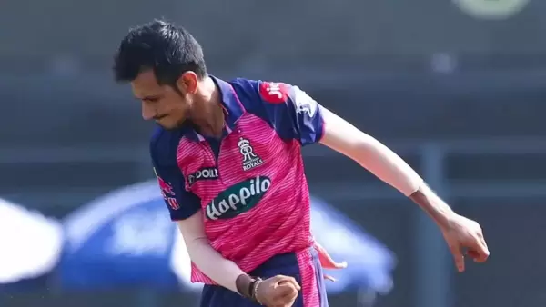 yuzvendra chahal Hat-tricks In IPL- आयपीएलच्या या आधीच्या हंगामात म्हणजेच २०२२ मध्ये, युझवेंद्र चहल हा स्पर्धेत हॅट्ट्रिक घेणारा एकमेव गोलंदाज ठरला होता. यासोबतच तो सर्वोत्तम विकेट घेणारा गोलंदाजही ठरला. चहलने त्या मोसमात २७ विकेट घेतल्या.&nbsp;