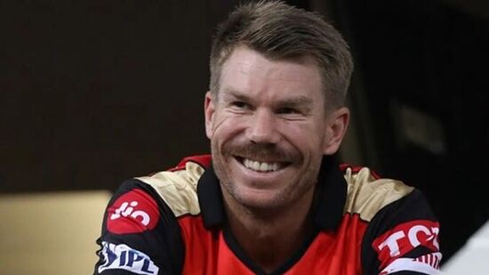 6) डेव्हिड वॉर्नर- David Warner : २०१७ मध्ये सनरायर्झ हैदराबादकडून खेळताना वॉर्नरने ४३ चेंडूत शतक ठोकलं होतं. केकेआरविरुद्ध वॉर्नरने १२६ धावा ठोकल्या होत्या. या खेळीत त्याने १० चौकार आणि ८ षटकार मारले होते. 6) डेव्हिड वॉर्नर- David Warner : २०१७ मध्ये सनरायर्झ हैदराबादकडून खेळताना वॉर्नरने ४३ चेंडूत शतक ठोकलं होतं. केकेआरविरुद्ध वॉर्नरने १२६ धावा ठोकल्या होत्या. या खेळीत त्याने १० चौकार आणि ८ षटकार मारले होते. 