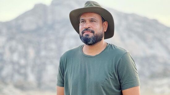 2) युसुफ पठाण- Yusuf Pathan : यूसुफने २०१० मध्ये मुंबईविरुद्ध ३७ चेंडूत शतक ठोकलं होतं. त्याने ८ षटकार आणि ९ चौकारांच्या मदतीने १०० धावा केल्या होत्या. 2) युसुफ पठाण- Yusuf Pathan : यूसुफने २०१० मध्ये मुंबईविरुद्ध ३७ चेंडूत शतक ठोकलं होतं. त्याने ८ षटकार आणि ९ चौकारांच्या मदतीने १०० धावा केल्या होत्या.