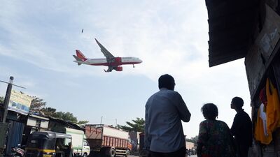 एअर इंडियाने तब्बल २५० एअरबस विमानांची ऑर्डर दिली आहे. त्यातील सहा विमानं कंपनीला मिळाली आहे.