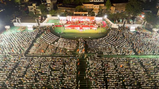 <p>संभाजीनगर जिल्हा हा पूर्वीपासूनच शिवसेनेचा बालेकिल्ला राहिलेला आहे. परंतु आता शिवसेनेत बंड झाल्यामुळं ठाकरे आणि शिंदे गटात जिल्ह्यातील राजकीय वर्चस्वासाठी जोरदार चढाओढ सुरू असल्याचं चित्र आहे.</p>