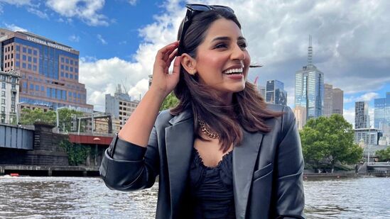 सॉफ्टवेअर इंजिनिअर म्हणून तिने काही वर्ष काम केले आहे.