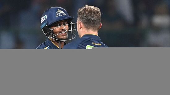 साई सुदर्शनच्या ६२ आणि डेव्हिड मिलरने ३१ धावांची तुफानी खेळी करत गुजरातला सहा गड्यांनी विजय मिळवून दिला.