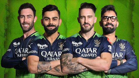 लोकांना पर्यावरण आणि ग्लोबल वॉर्मिंगबाबत जागरुक करण्यासाठी आरसीबी हिरवी रंगाची जर्सी घालून सकारात्मक संदेश देण्याचं काम करत असते.