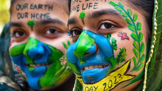 पृथ्वी दिन सध्या १९३ देशांमध्ये साजरा केला जातो. यावर्षी २२ एप्रिलची थीम 'इन्व्हेस्ट इन अवर प्लॅनेट' आहे. म्हणजेच जगासाठी गुंतवणुकीची वेळ आली आहे.