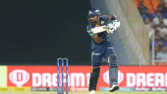 या यादीत गुजरातचा कर्णधार हार्दिक पांड्या ७५ टक्के विजयासह अव्वल स्थानावर आहे. हार्दिकच्या नेतृत्वात गुजरातचे २१ सामन्यांत १५ विजय, ५ पराभव झाले आहेत.&nbsp;