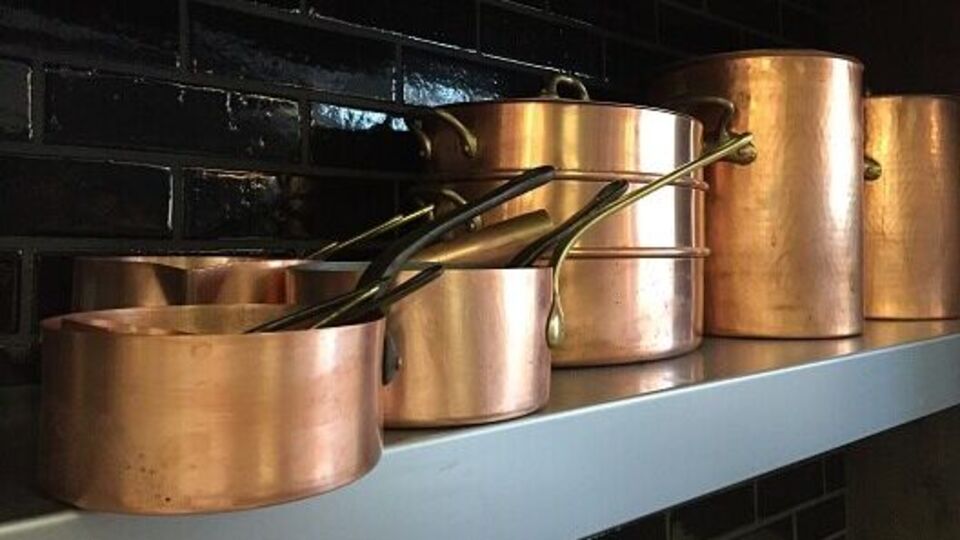Copper Utensils सावधान! उन्हाळ्यात तांब्याची भांडी वापरल्याने पडू शकता