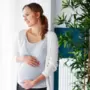 <p>वारंवार यूरिन होणे: गर्भधारणेदरम्यान आईच्या शरीरात भरपूर द्रव तयार होतो. किडनी खूप सक्रियपणे कार्य करतात. यामुळे वारंवार यूरिन होऊ शकते. आणि ते अगदी सामान्य आहे.</p>