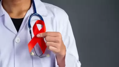 తల, మెడ క్యాన్సర్‌లు తల భాగంలో ఎక్కడైనా అభివృద్ధి చెందవవచ్చు. సంకేతాలు చాలా సాధారణమైన అనారోగ్య సమస్యలను తలపిస్తాయి. చాలా ముదిరితే తప్ప సులభంగా నిర్ధారణ కావు. అయితే, కొన్ని సంకేతాలను &nbsp;గమనించడం ద్వారా ఈ క్యాన్సర్‌ను ముందుగానే గుర్తించడం సాధ్యమవుతుంది. అవి ఎలా ఉండవచ్చో చూడండి&nbsp;