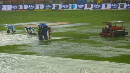 आजचा सामना पुन्हा रद्द झाल्यास गुजरात टायटन्सला आयपीएलचा विजेता घोषित करण्यात येणार आहे.