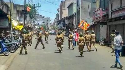 kolhapur crime news marathi : मंगळवारी दोन गटात राडा झाल्यानंतर संपूर्ण कोल्हापूर शहरात पोलीस बंदोबस्त तैनात करण्यात आला आहे. तसेच शहरात १९ जून पर्यंत जमावबंदी लागू करण्यात आली आहे.