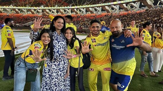 नभा ही तुषारची शाळेपासूनची क्रश आहे. तुषारला शाळेच्या दिवसांपासूनच नभा आवडायची. साखरपुड्यानंतर त्याने स्वतः फोटो शेअर करून याबाबत माहिती दिली.&nbsp;